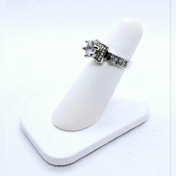 Eiffel Tower 4 Claw Zirconia Silver Tone Anniversary/ Engagement Ring - Picture 5 of 10